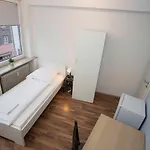 Zentral Gelegene Mit Gemeinschaftsbad Und Kueche 旅馆 纽伦堡