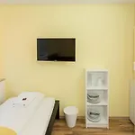 旅馆 Zentral Gelegene Mit Gemeinschaftsbad Und Kueche 纽伦堡