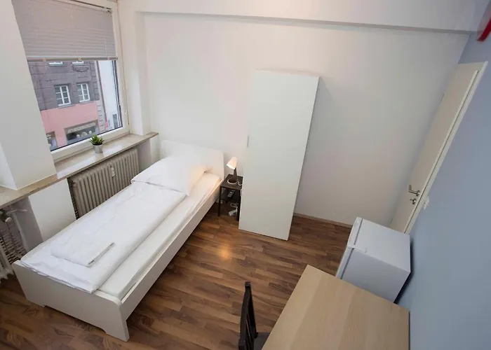 Zentral Gelegene Mit Gemeinschaftsbad Und Kueche Hostel Norimberk