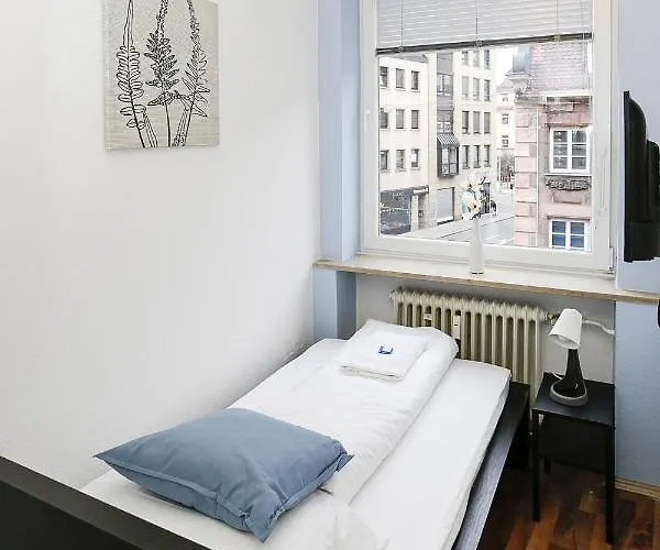 Zentral Gelegene Mit Gemeinschaftsbad Und Kueche Hostel Norimberk