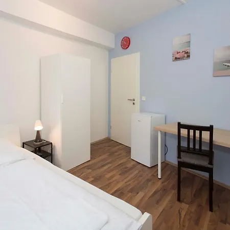 Zentral Gelegene Mit Gemeinschaftsbad Und Kueche Hostel Nuremberg