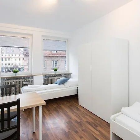 Zentral Gelegene Mit Gemeinschaftsbad Und Kueche Hostel *