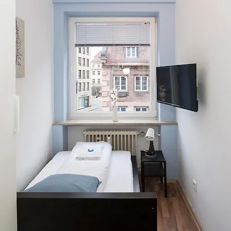 Zentral Gelegene Mit Gemeinschaftsbad Und Kueche Hostel *