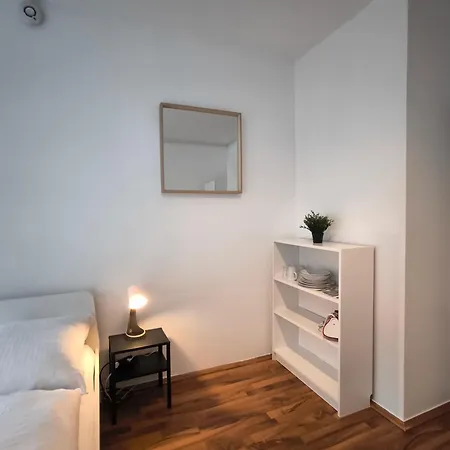 Hostel Zentral Gelegene Mit Gemeinschaftsbad Und Kueche