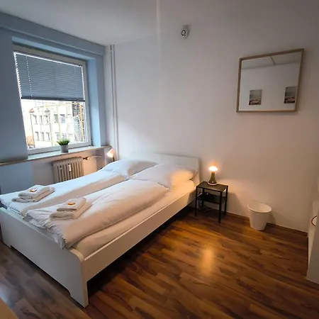 Zentral Gelegene Mit Gemeinschaftsbad Und Kueche Hostel *